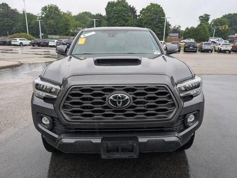 Used 2022 Toyota Tacoma TRD Sport w/ Technology Package AWD/4WD image 9