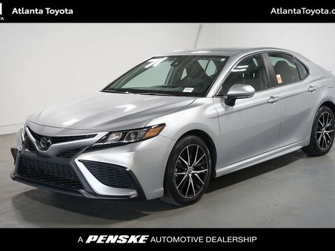Used 2023 Toyota Camry SE FWD image 1