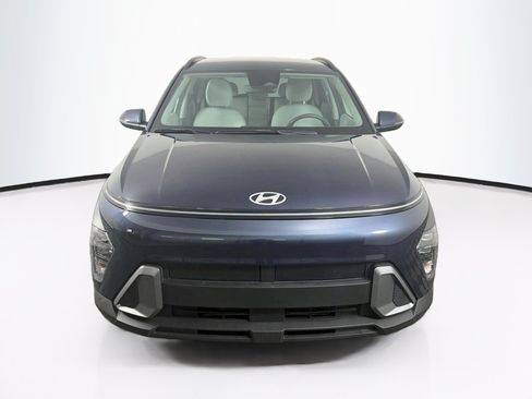 Used 2025 Hyundai Kona SEL FWD image 2