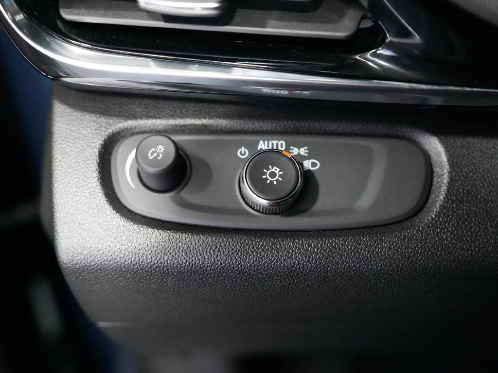 Used 2024 Buick Envista Sport Touring FWD image 21