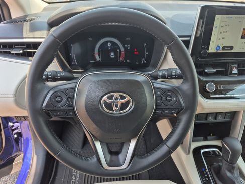 Certified 2024 Toyota Corolla Cross XLE w/ Convenience Package FWD image 9