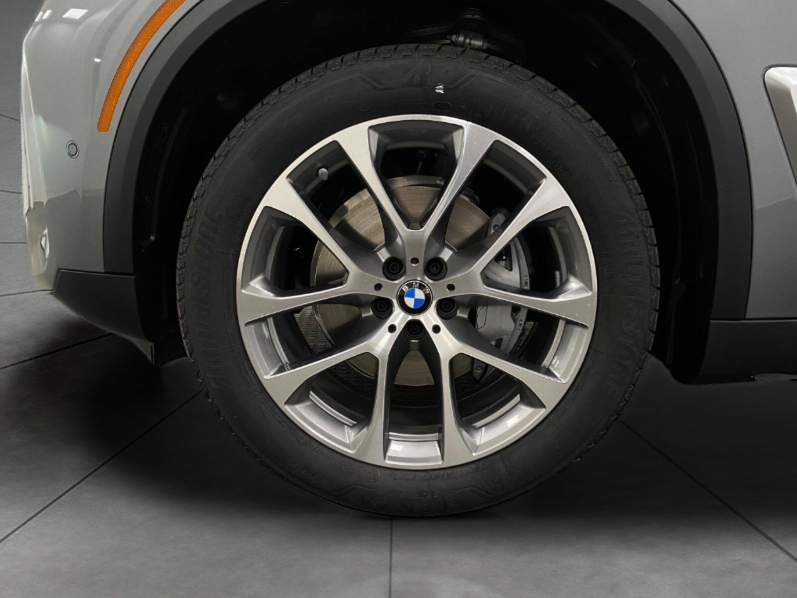 New 2026 BMW X5 xDrive40i w/ Climate Comfort Package AWD/4WD image 14
