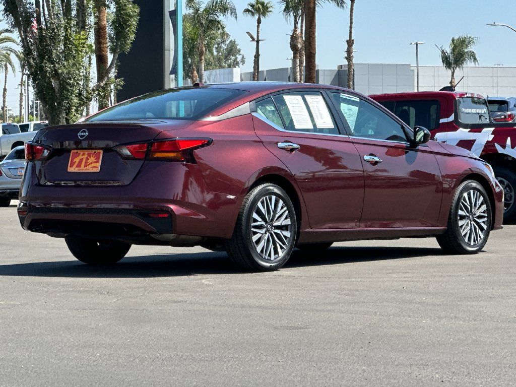 Used 2025 Nissan Altima 2.5 SV FWD image 5