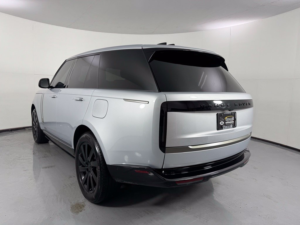 Used 2025 Land Rover Range Rover SE AWD/4WD image 8