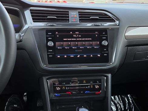 Certified 2023 Volkswagen Tiguan SE w/ Panoramic Sunroof Package image 28