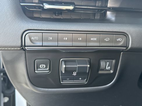 Certified 2024 Cadillac Escalade Sport w/ LPO, ONYX Package image 26