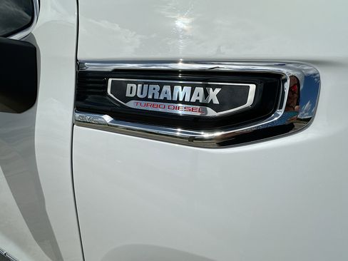 Used 2024 GMC Sierra 1500 SLT w/ X31 Off-Road Package image 33