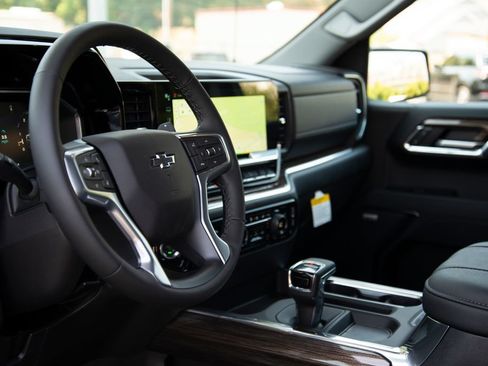 New 2026 Chevrolet Silverado 1500 LT Trail Boss w/ Convenience Package II AWD/4WD image 22