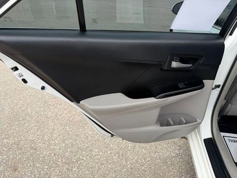Used 2014 Toyota Camry LE image 13