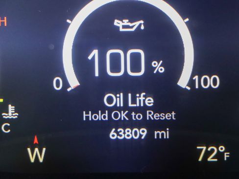 Used 2023 Chrysler Pacifica Touring-L FWD image 16