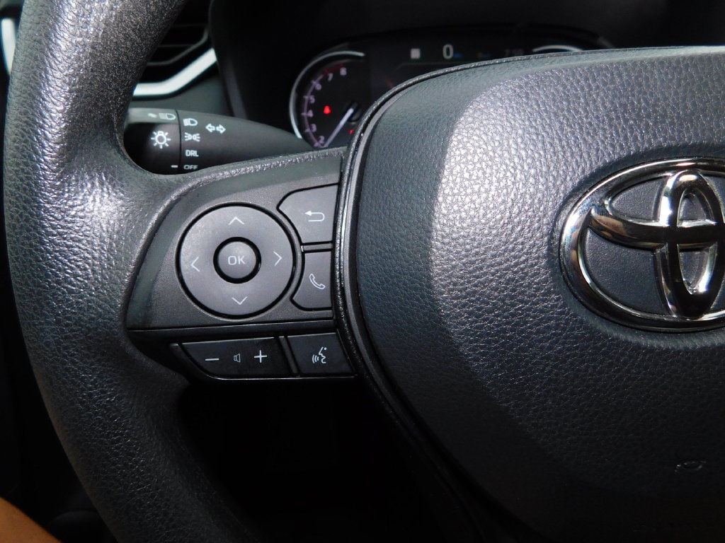 Used 2024 Toyota RAV4 LE AWD/4WD image 26