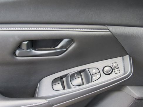 Certified 2025 Nissan Sentra S FWD image 19
