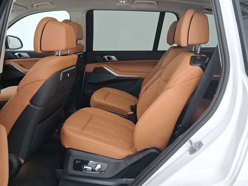 New 2026 BMW X7 xDrive40i image 13