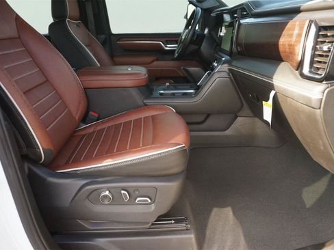 Used 2026 GMC Sierra 2500 Denali Ultimate w/ Max Trailering Package AWD/4WD image 19