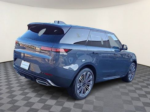 New 2026 Land Rover Range Rover Sport SE image 8