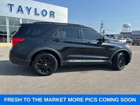 Used 2022 Ford Explorer XLT w/ Equipment Group 202A AWD/4WD image 19