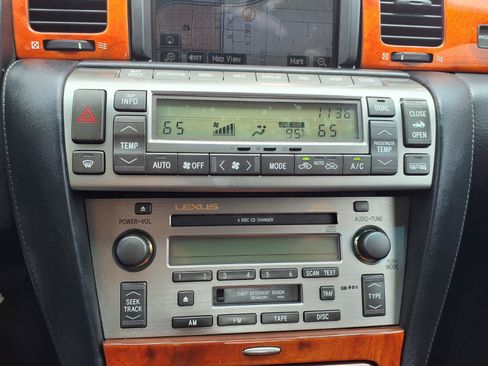 Used 2005 Lexus SC 430 Convertible RWD image 21