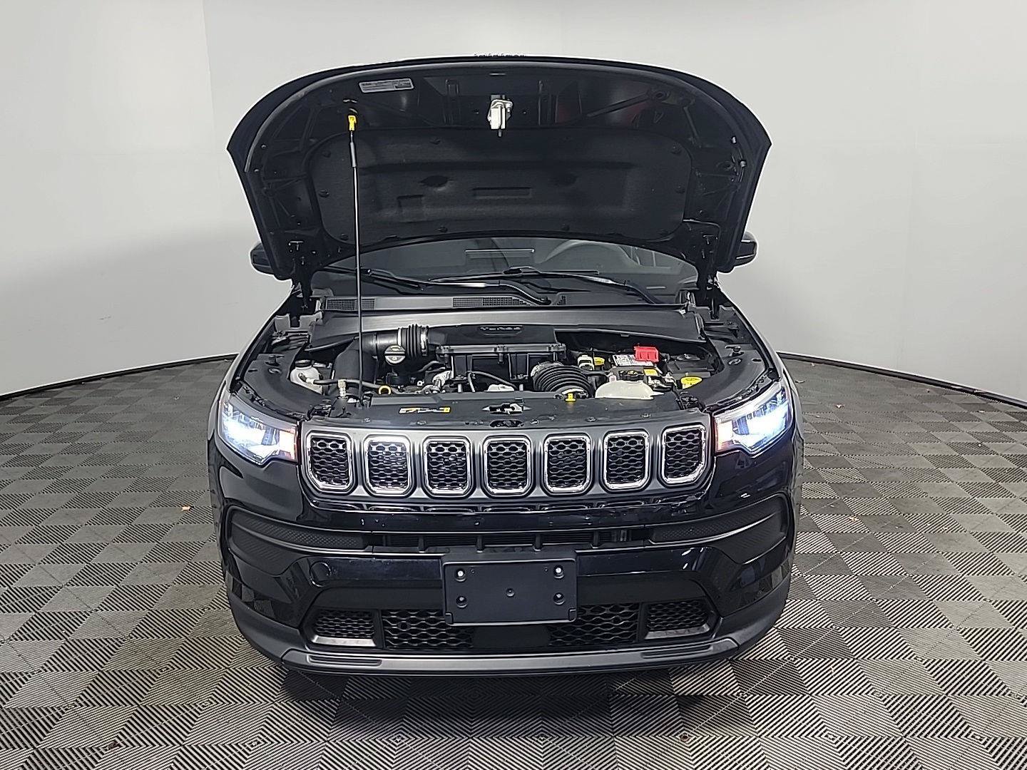 Used 2023 Jeep Compass Sport AWD/4WD image 13