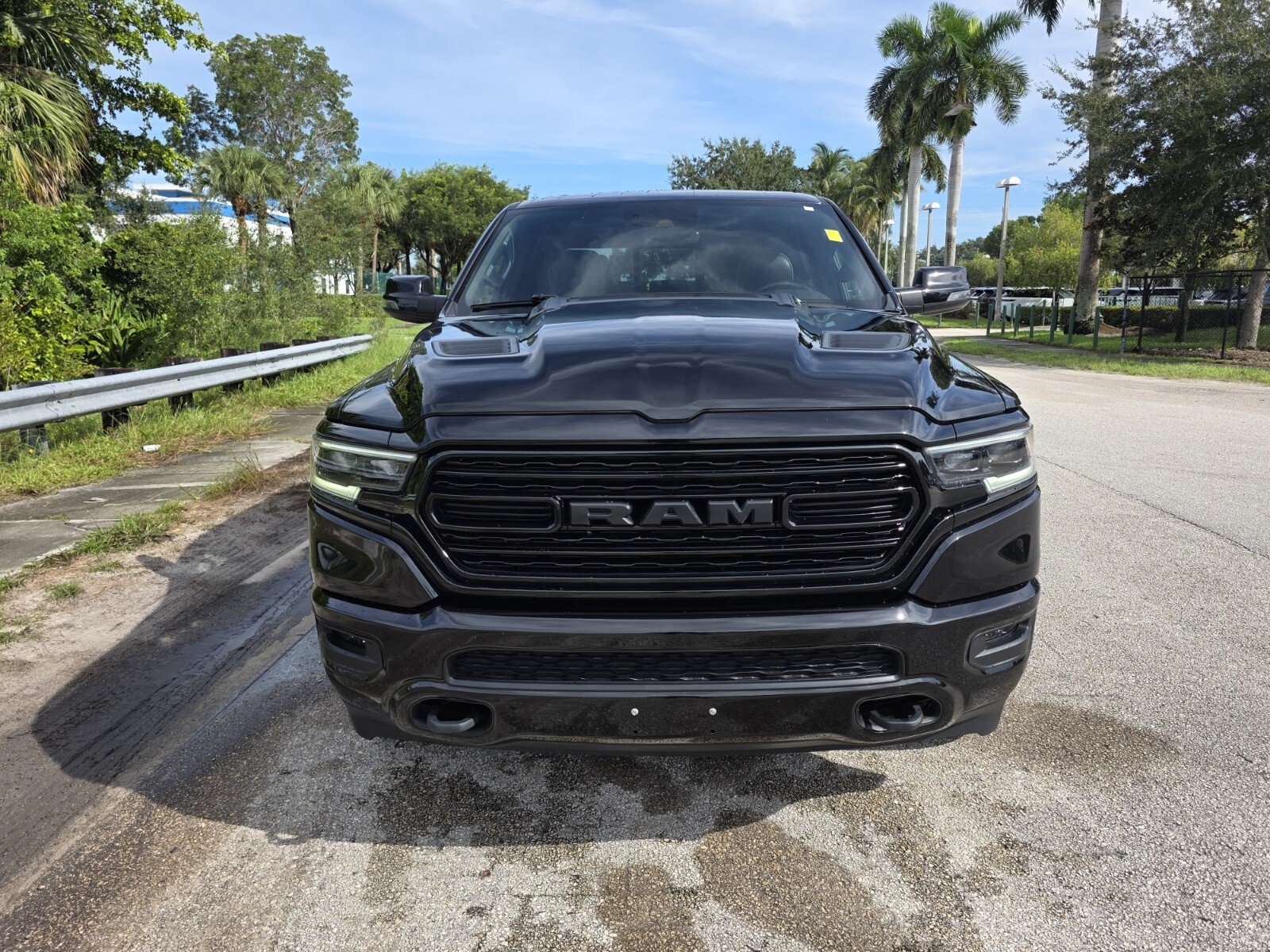 Used 2024 RAM 1500 Limited w/ Night Edition AWD/4WD image 8