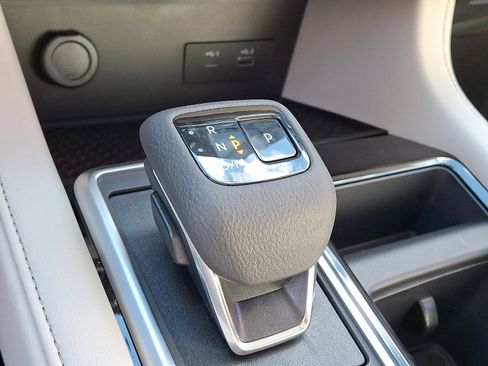 New 2025 Nissan Pathfinder SV w/ SV Premium Package image 11