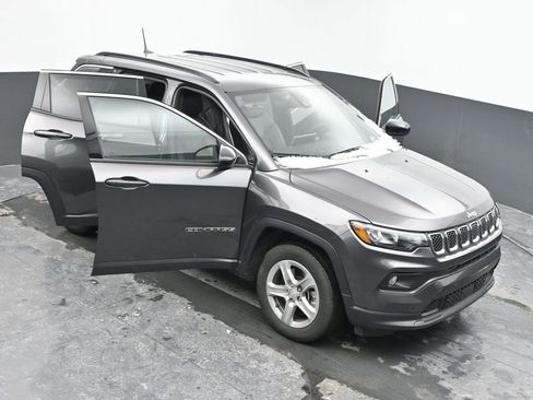 Used 2024 Jeep Compass Latitude image 59