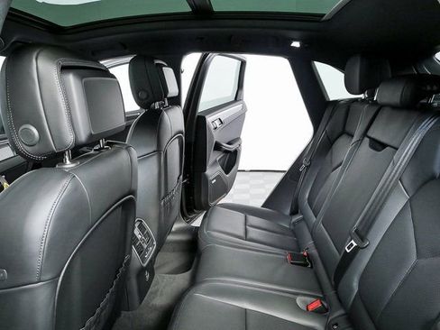 New 2026 Porsche Macan image 21