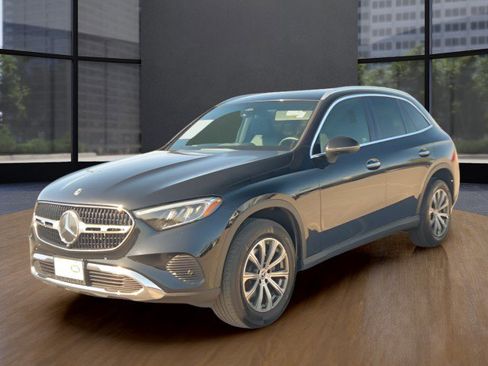 Used 2024 Mercedes-Benz GLC 300 image 1