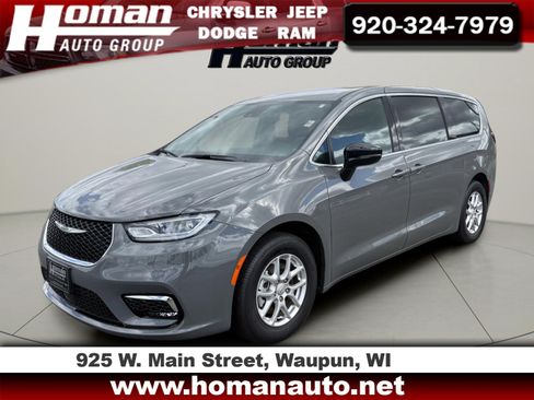 Used 2025 Chrysler Pacifica Select FWD image 1