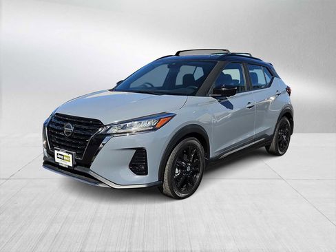 Used 2021 Nissan Kicks SR w/ Interior Electronics Package image 4