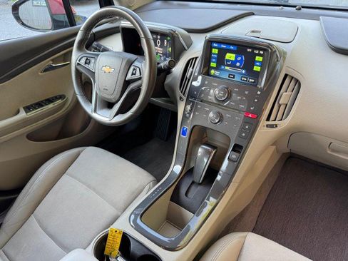 Used 2014 Chevrolet Volt Premium w/ Premium Trim Package FWD image 18