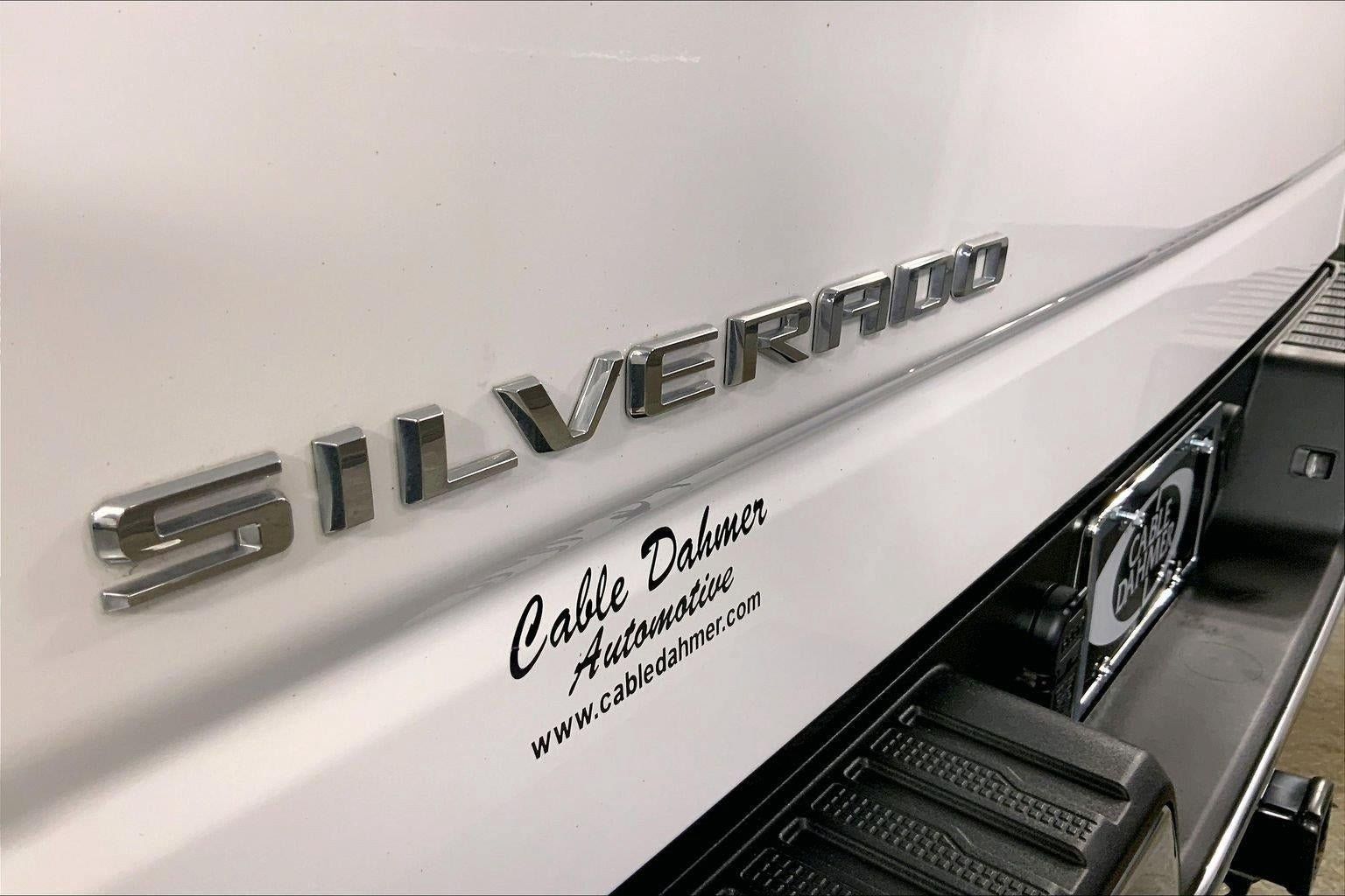 Used 2024 Chevrolet Silverado 1500 LT AWD/4WD image 8