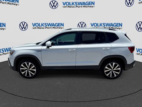 Used 2023 Volkswagen Taos SE FWD image 11
