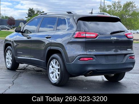 Used 2016 Jeep Cherokee Latitude AWD/4WD image 8