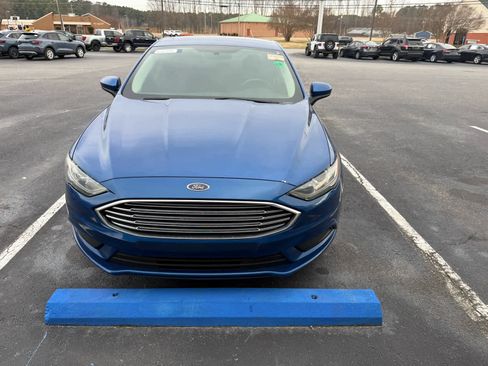 Used 2017 Ford Fusion SE w/ Fusion SE Technology Package image 8