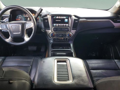 Used 2018 GMC Yukon Denali image 8