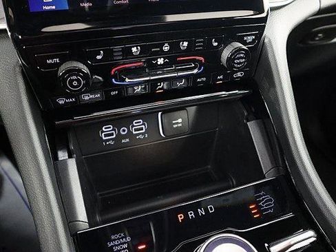 New 2025 Jeep Grand Cherokee Overland AWD/4WD image 13