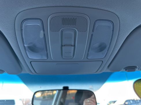 Used 2016 Kia Soul + image 9