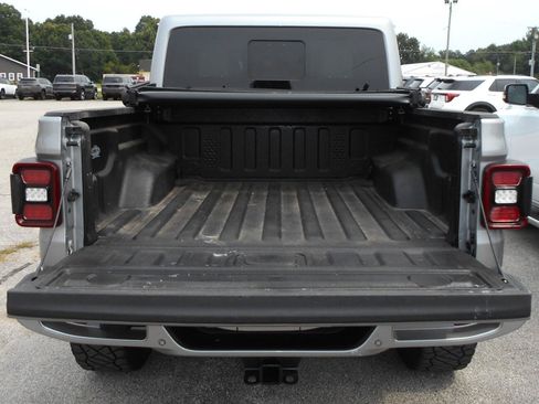 Certified 2021 Jeep Gladiator Overland AWD/4WD image 24