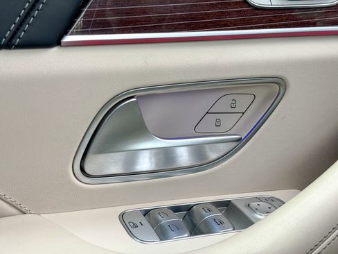 Used 2023 Mercedes-Benz GLS 63 AMG 4MATIC image 32