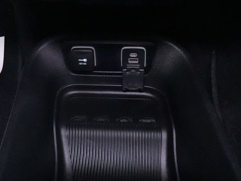 Used 2021 Chrysler Pacifica Touring-L w/ Uconnect Theater Family Group AWD/4WD image 36