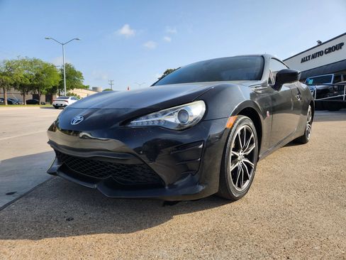 Used 2019 Toyota 86 RWD image 1