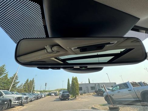 Used 2025 Honda Pilot Touring image 31