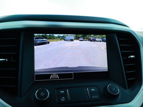 Used 2021 GMC Acadia SLE FWD image 17