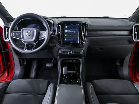 Certified 2023 Volvo C40 P8 Recharge Ultimate image 20