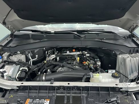 Used 2025 Ford Explorer Active w/ Active Comfort Package RWD image 28