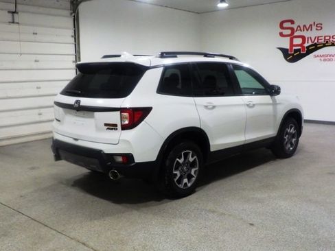 Used 2023 Honda Passport TrailSport image 4