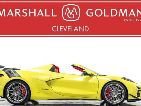Used 2024 Chevrolet Corvette Z06 w/ Z07 Performance Package RWD image 1