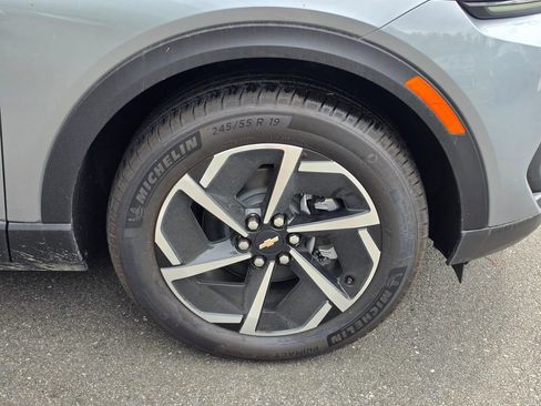New 2026 Chevrolet Equinox EV LT AWD/4WD image 8