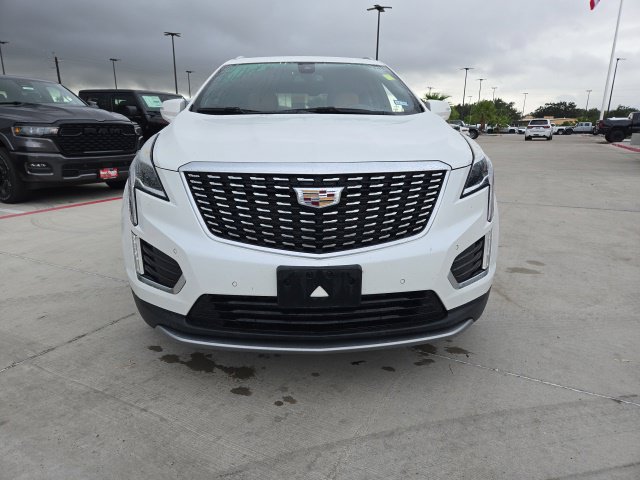 Used 2022 Cadillac XT5 Premium Luxury FWD image 2