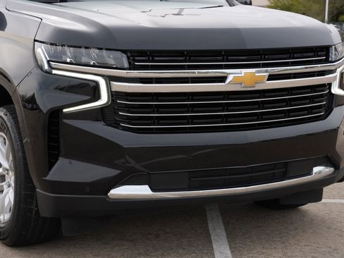 Used 2023 Chevrolet Suburban LT image 27